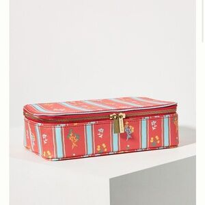 NWOT Neely and Chloe Jewelry Case